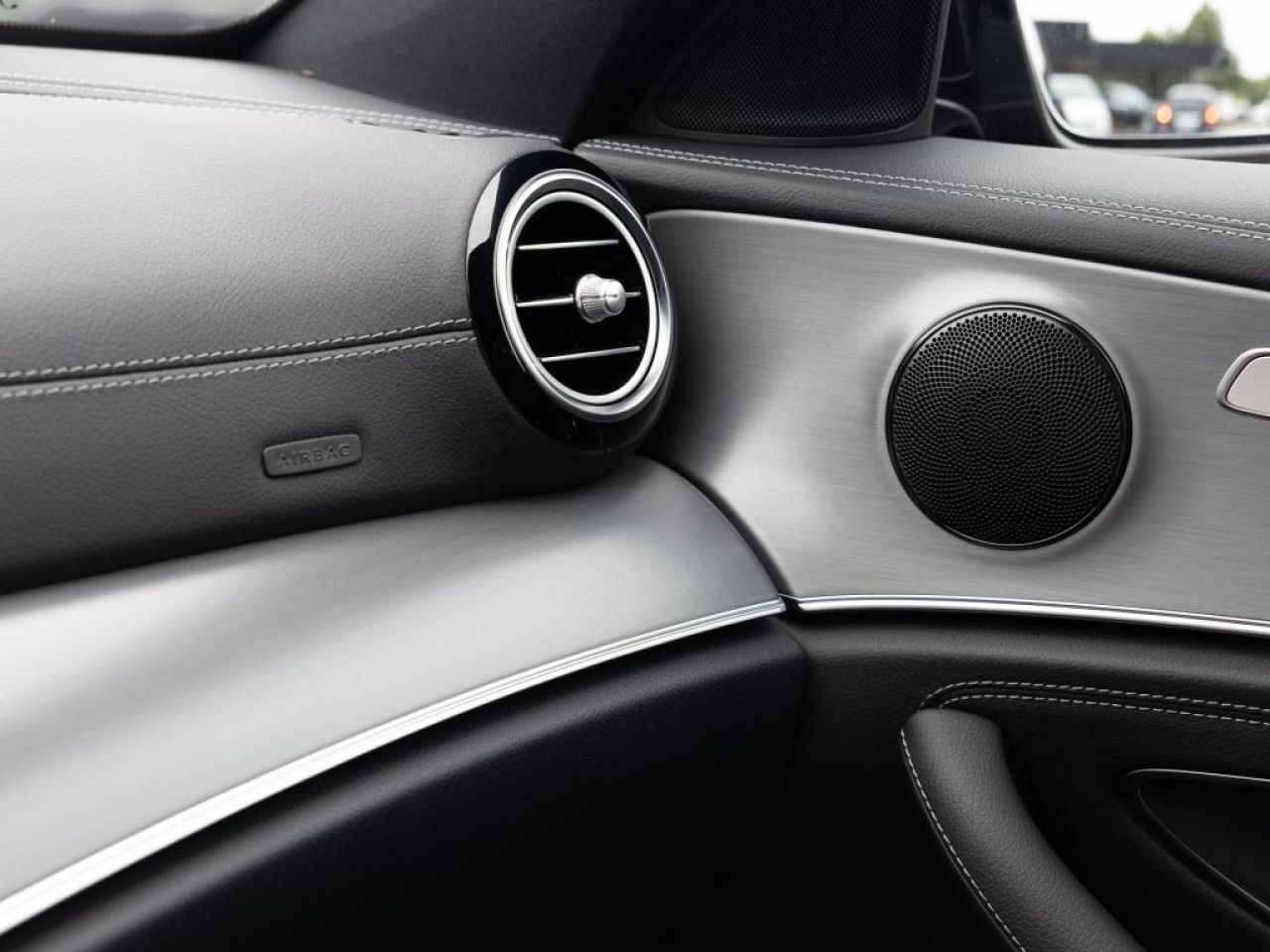 Mercedes-Benz E-Klasse – Bild 18