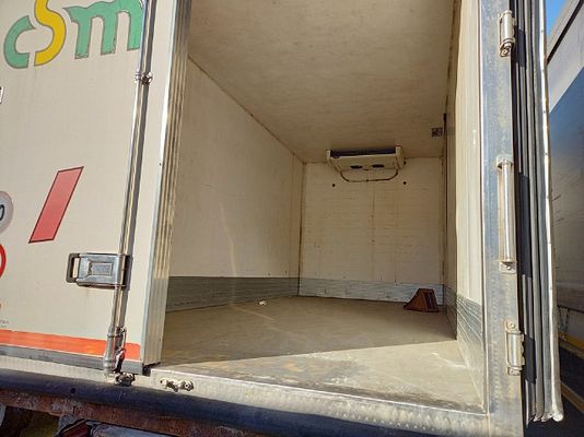 Vehicle image 3 / 5