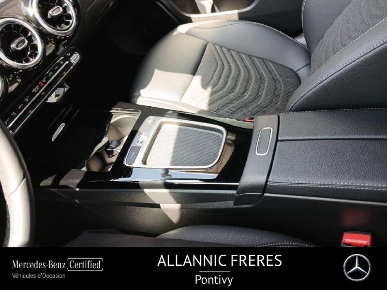 Photo du v&eacute;hicule 16 / 18