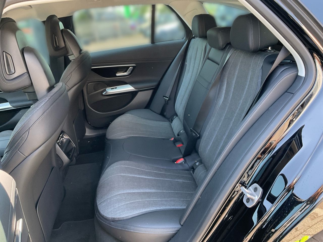 Mercedes-Benz E-Klasse – Bild 14