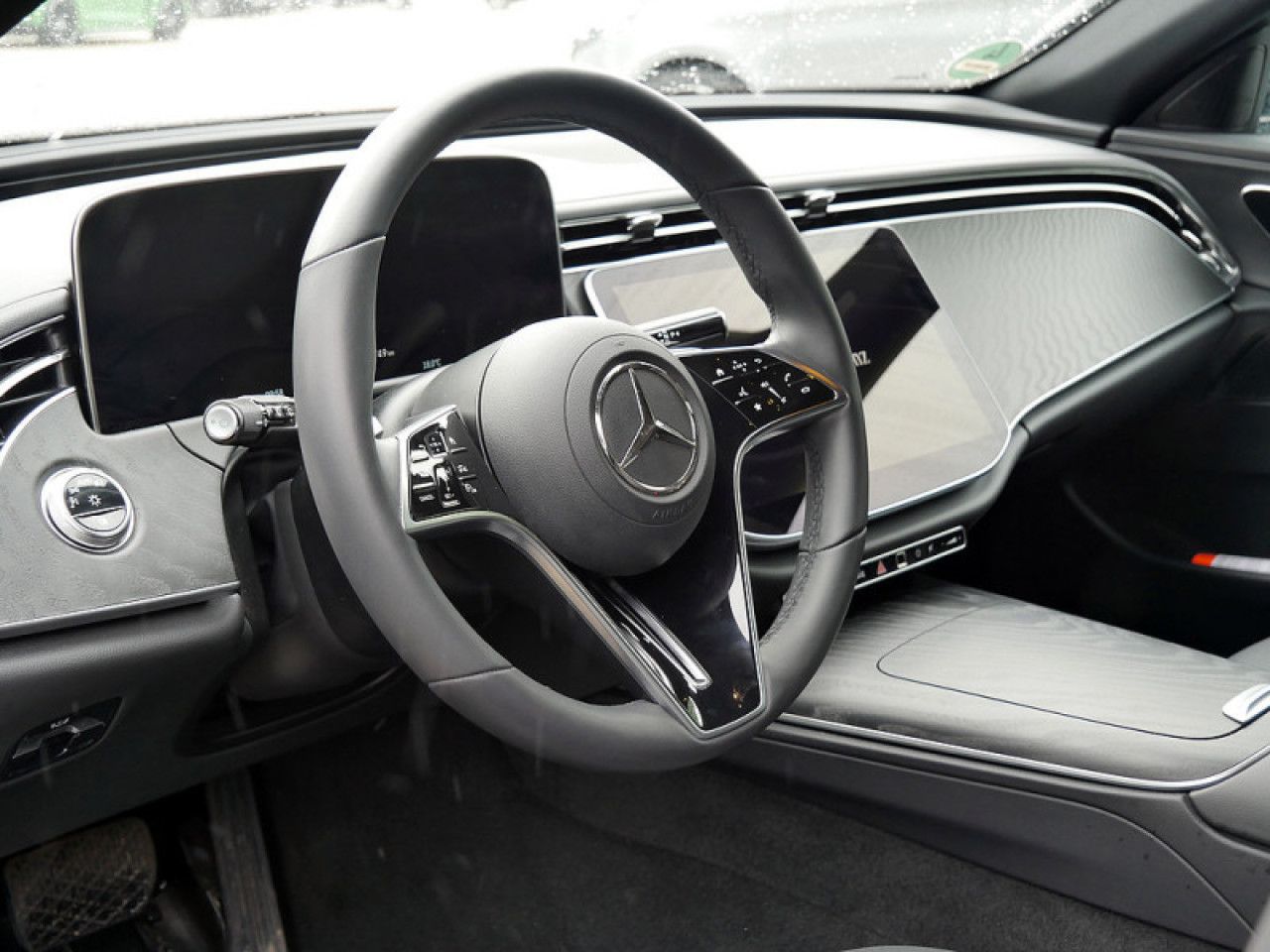 Mercedes-Benz E-Klasse – Bild 12