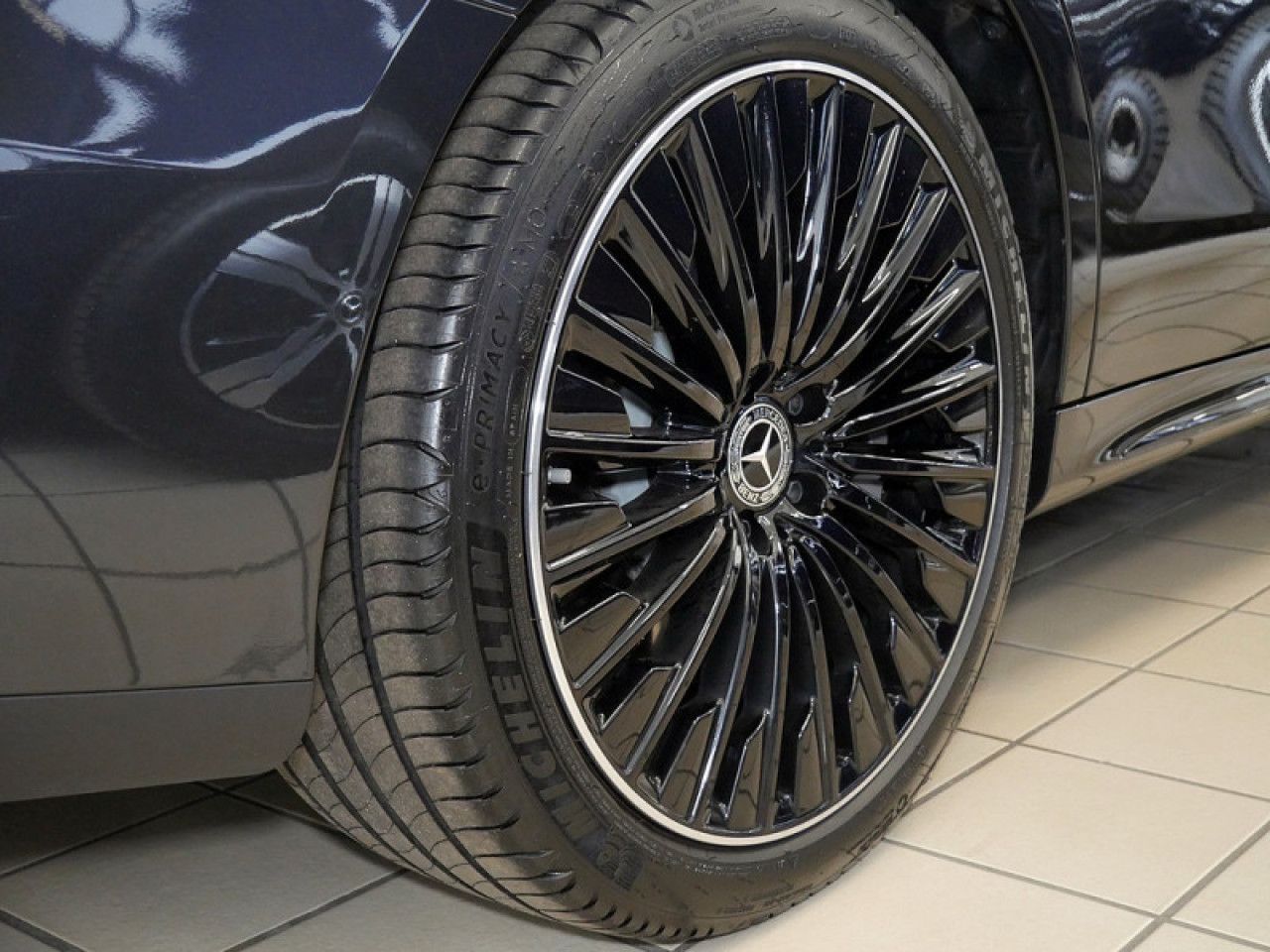 Mercedes-Benz E-Klasse – Bild 9