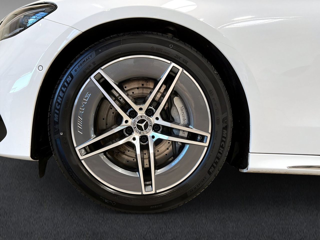 Mercedes-Benz E-Klasse – Bild 3