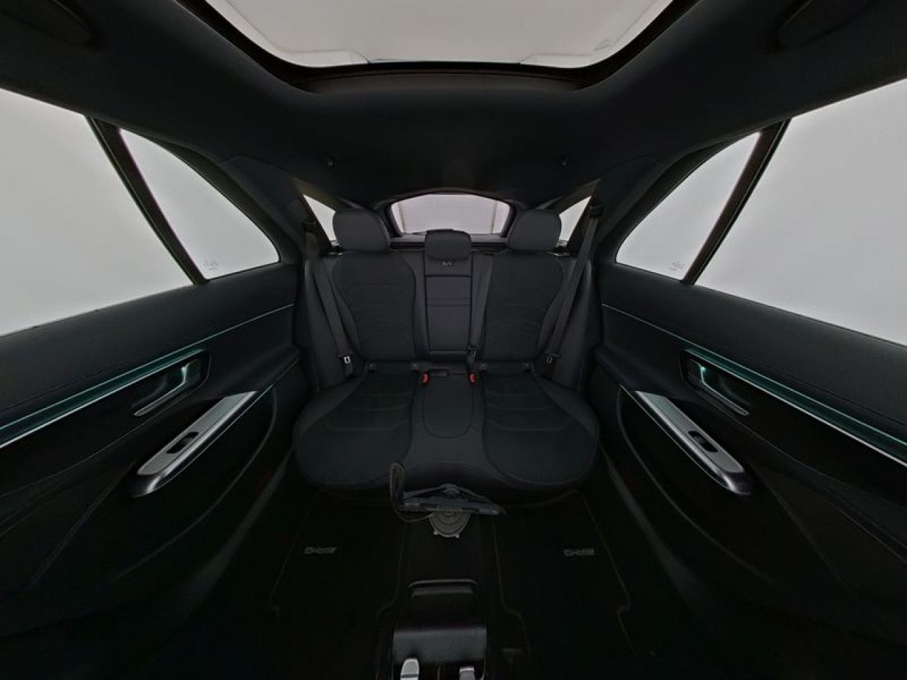 Mercedes-Benz E-Klasse – Bild 8