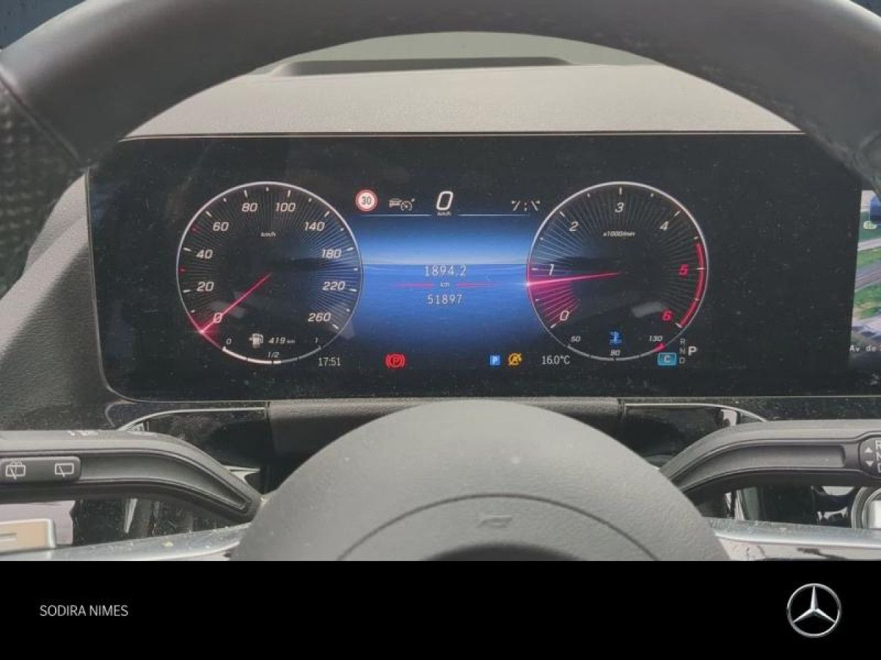 Photo du v&eacute;hicule 16 / 18