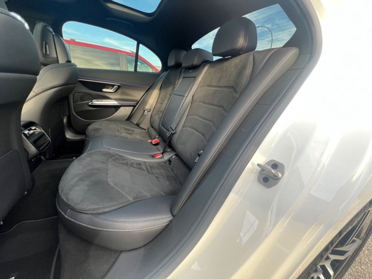 Mercedes-Benz E-Klasse – Bild 23