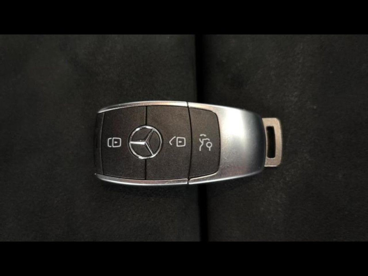 Photo du v&eacute;hicule 16 / 18