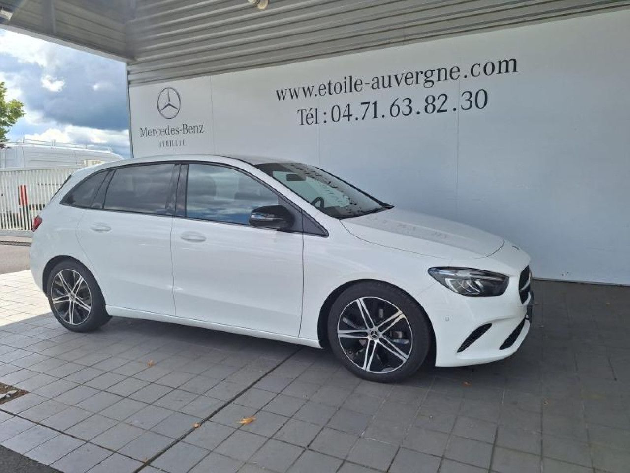 Photo du v&eacute;hicule 1 / 18