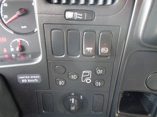 Vehicle image 11 / 14