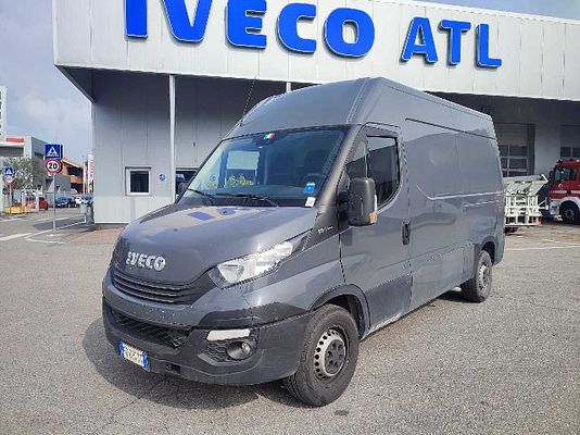 Vehicle image 1 / 10