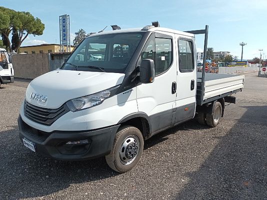 Vehicle image 1 / 5