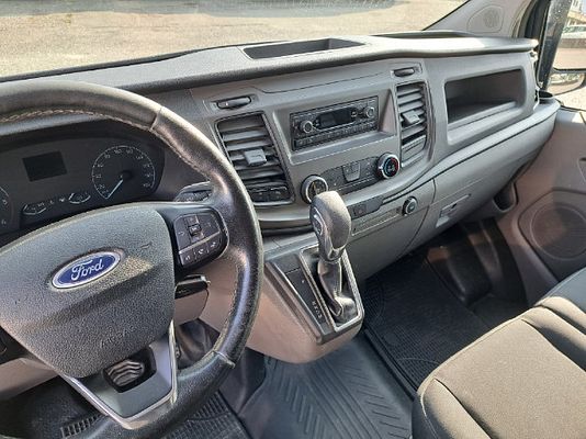 Vehicle image 12 / 13