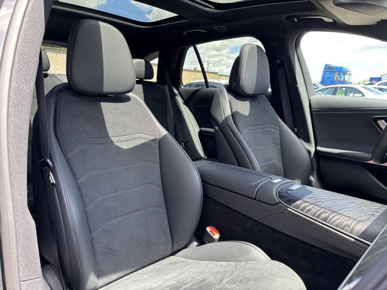 Mercedes-Benz E-Klasse – Bild 13