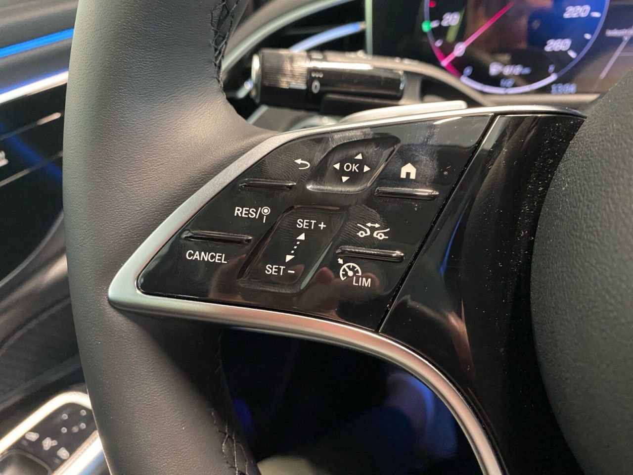 Mercedes-Benz E-Klasse – Bild 13