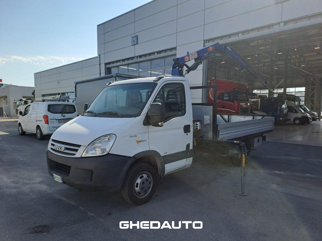 IVECO | 35C15 - CASSONE + GRU