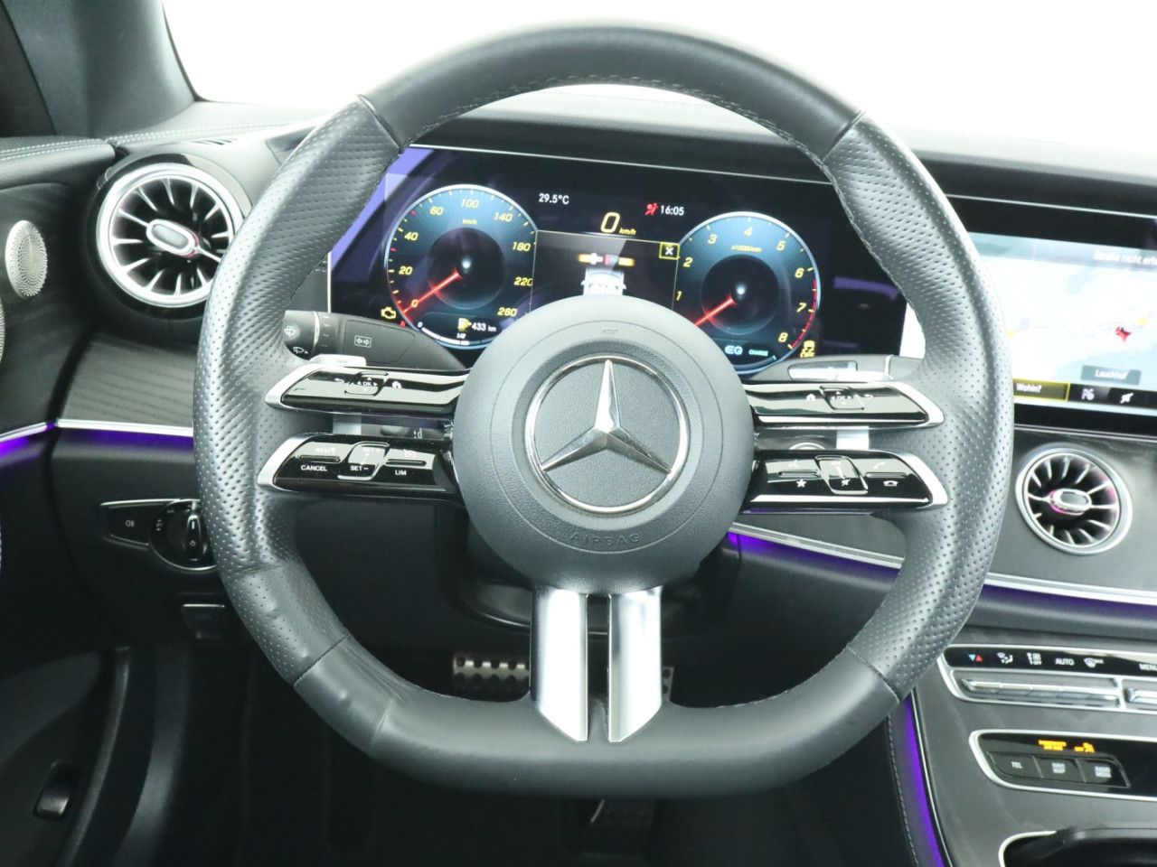 Mercedes-Benz E-Klasse – Bild 11