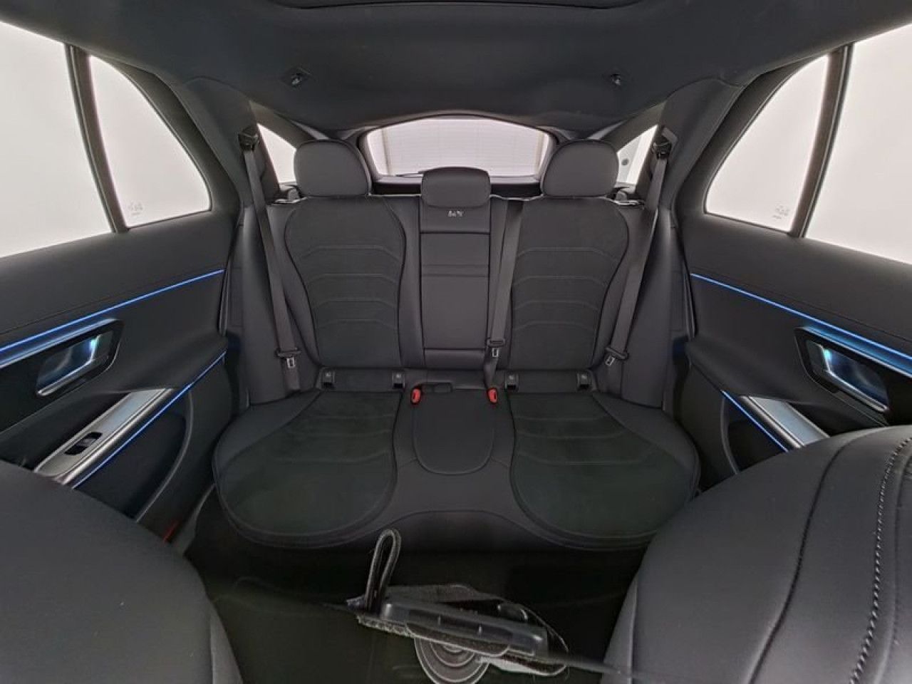 Mercedes-Benz E-Klasse – Bild 13