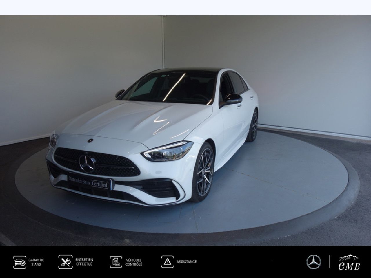 Photo du v&eacute;hicule 1 / 18