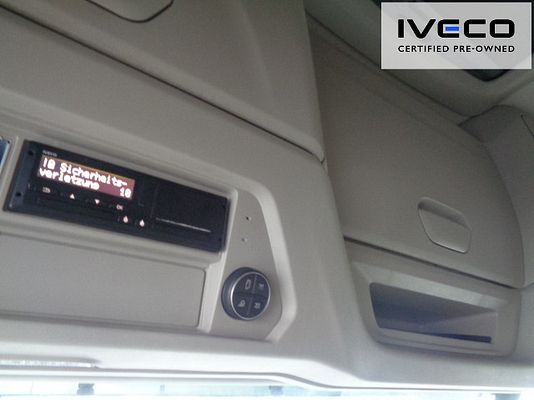 Vehicle image 12 / 15