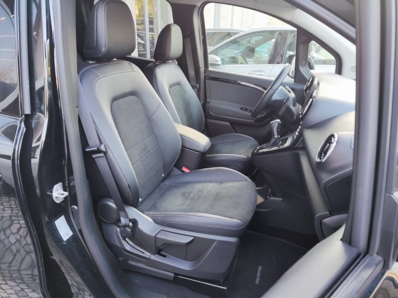 Imagem do veículo 6 / 12