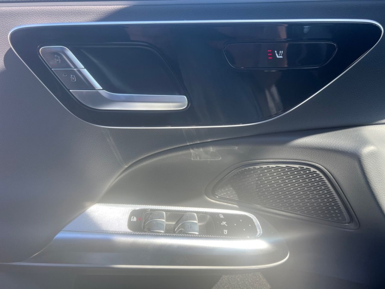 Mercedes-Benz E-Klasse – Bild 13