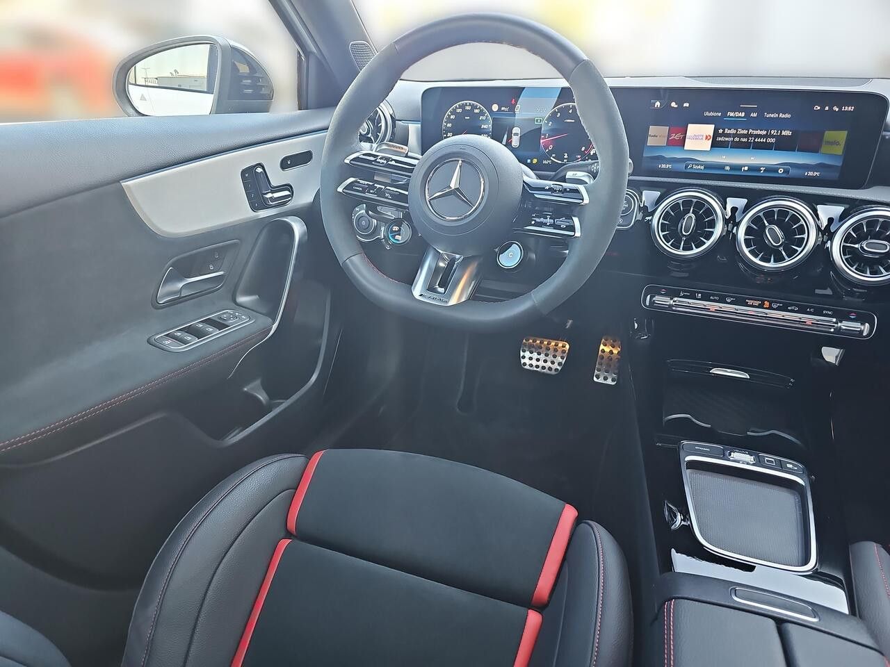 Zdjęcie pojazdu 12 / 25