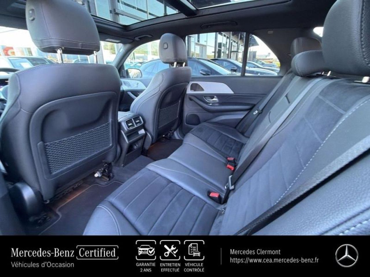 Photo du v&eacute;hicule 16 / 18