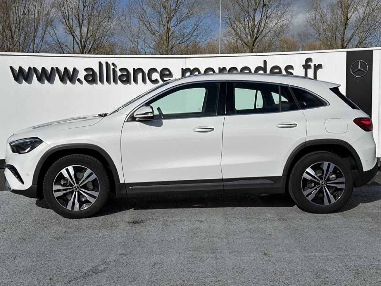 Photo du v&eacute;hicule 2 / 18