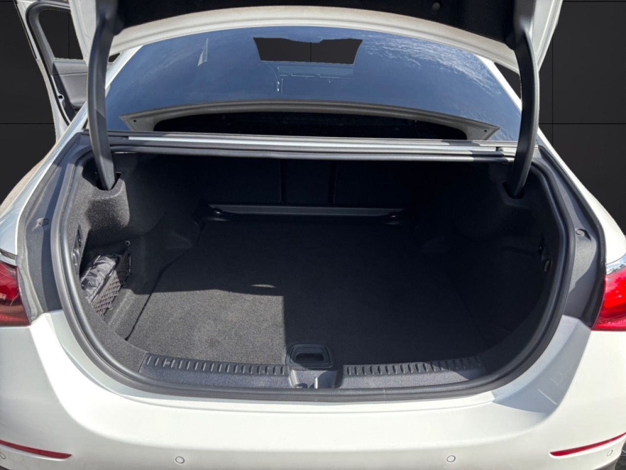 Mercedes-Benz E-Klasse – Bild 15