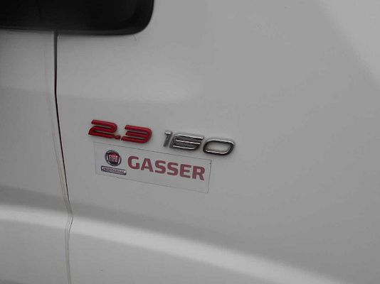 Vehicle image 4 / 10
