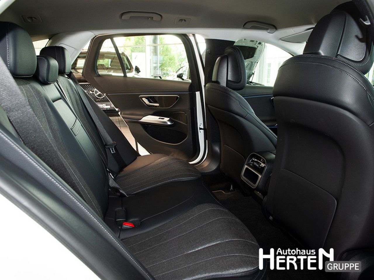 Mercedes-Benz E-Klasse – Bild 18