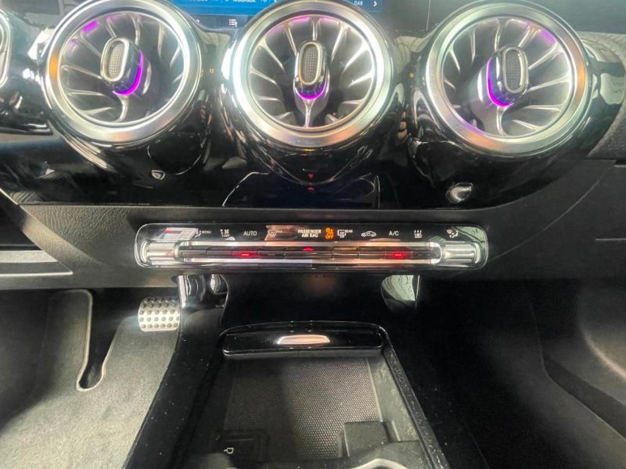 Photo du v&eacute;hicule 16 / 18