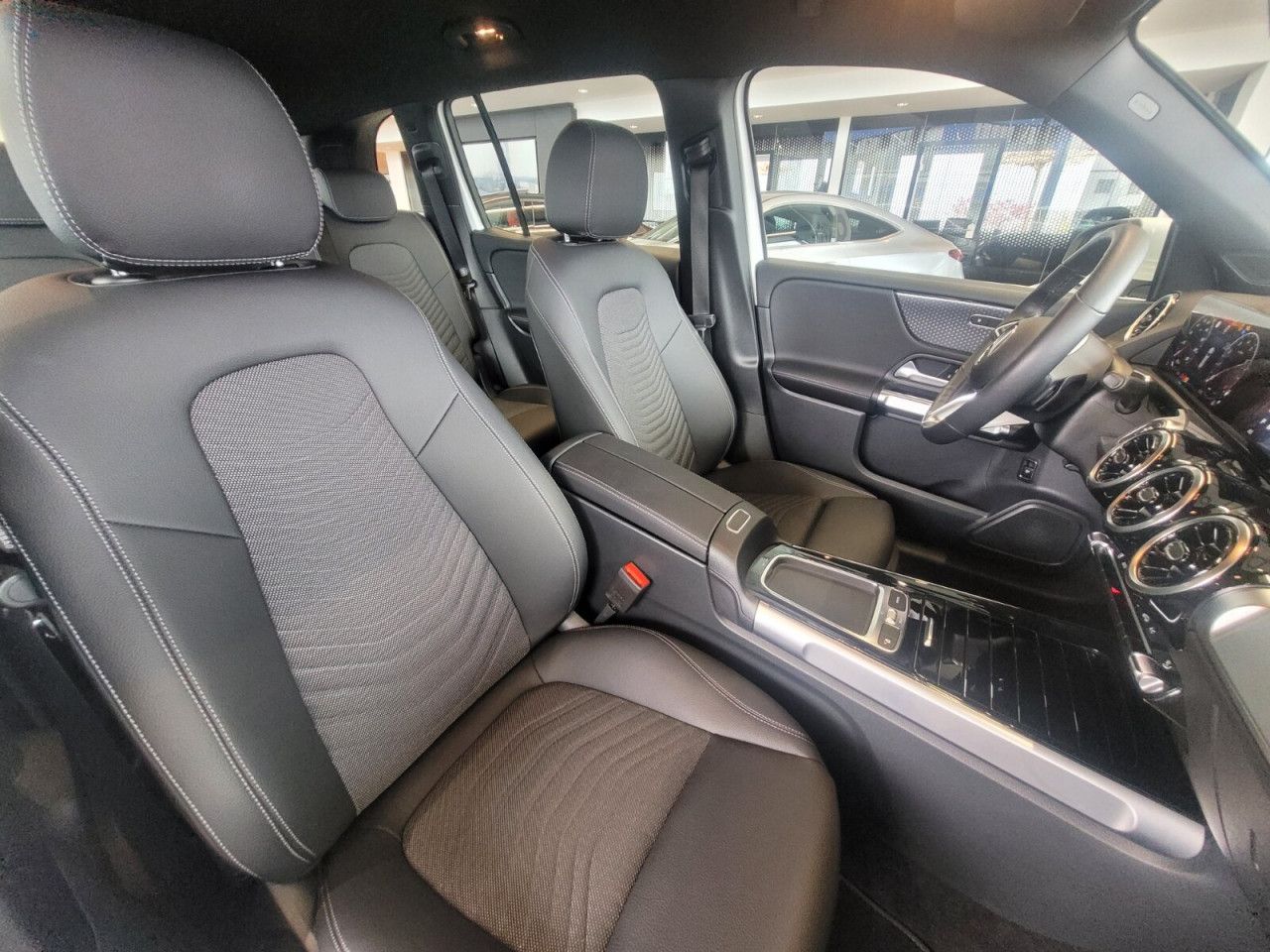 Mercedes-Benz GLB – Bild 8