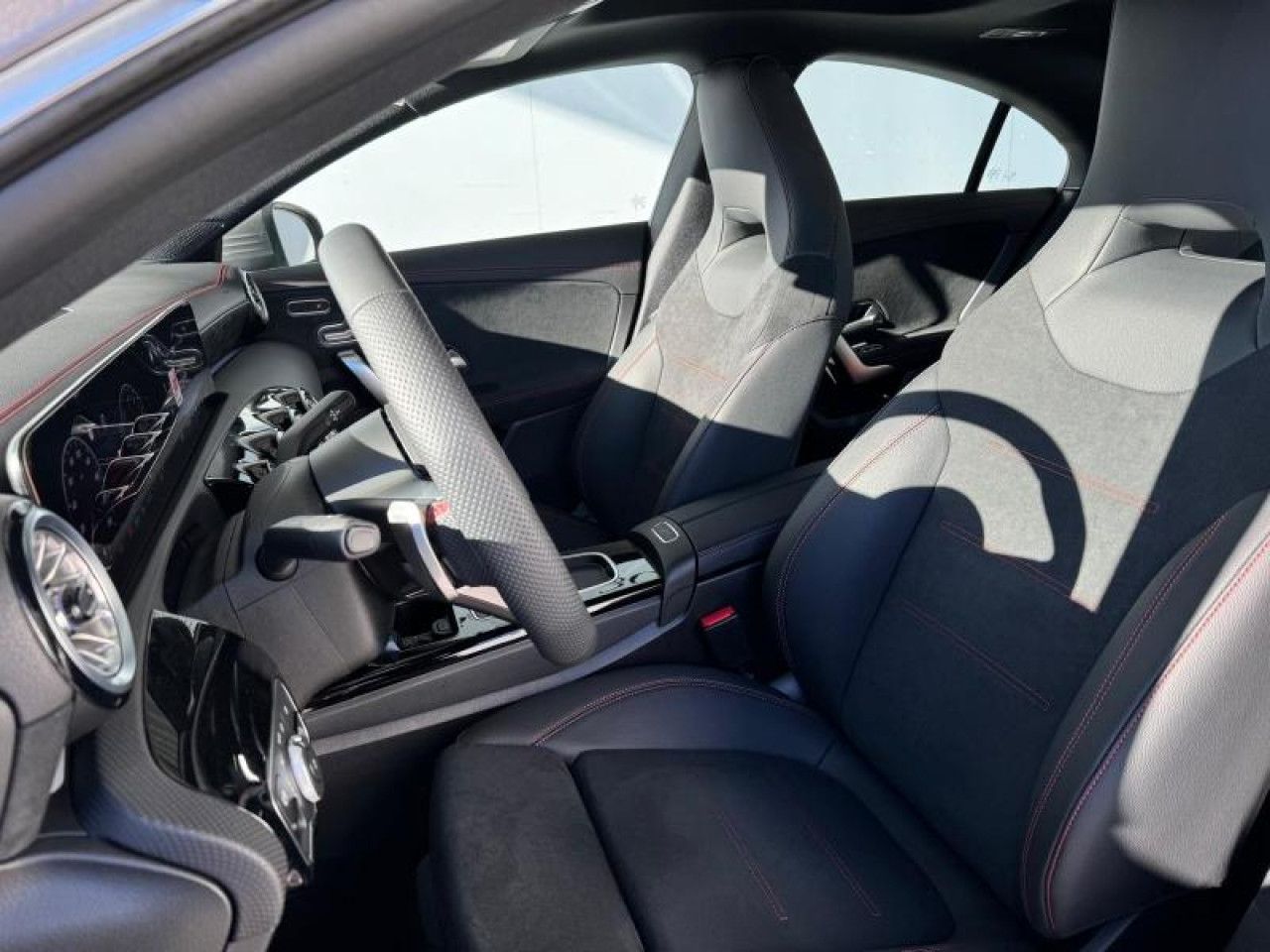 Photo du v&eacute;hicule 15 / 18