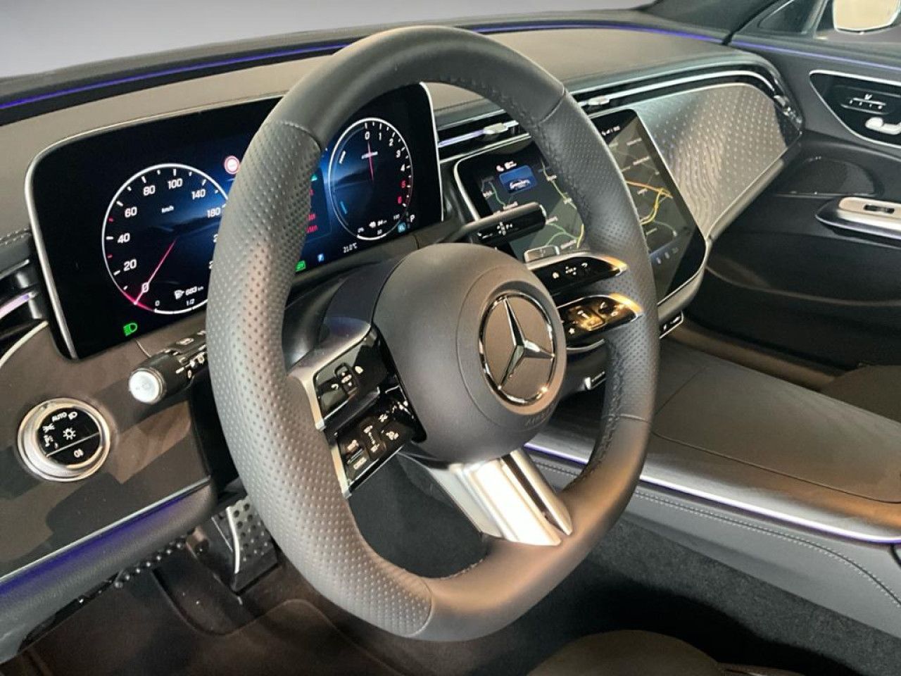Mercedes-Benz E-Klasse – Bild 9