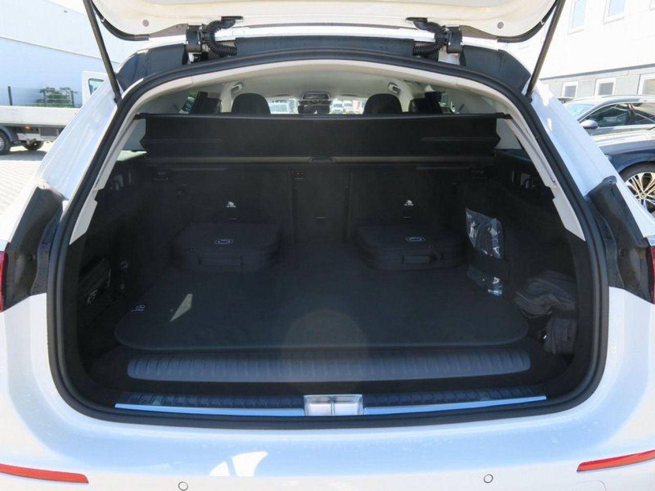 Mercedes-Benz E-Klasse – Bild 14