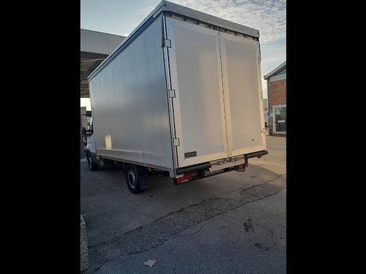 Vehicle image 2 / 20