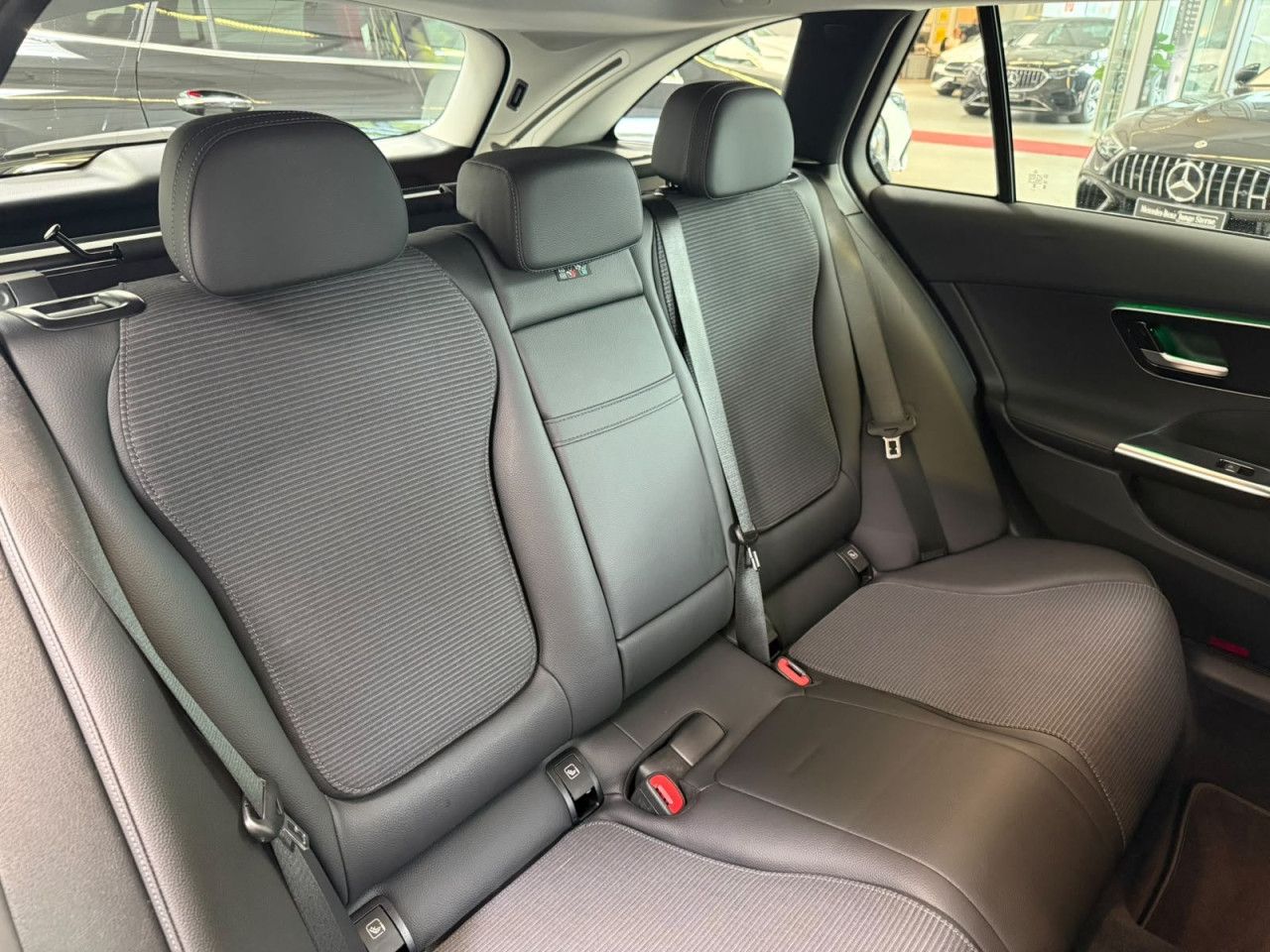 Mercedes-Benz C-Klasse – Bild 23