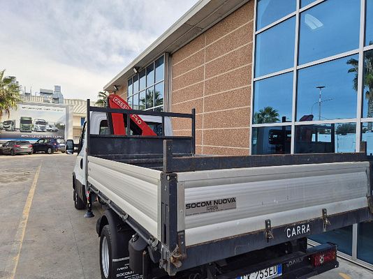 Vehicle image 4 / 7