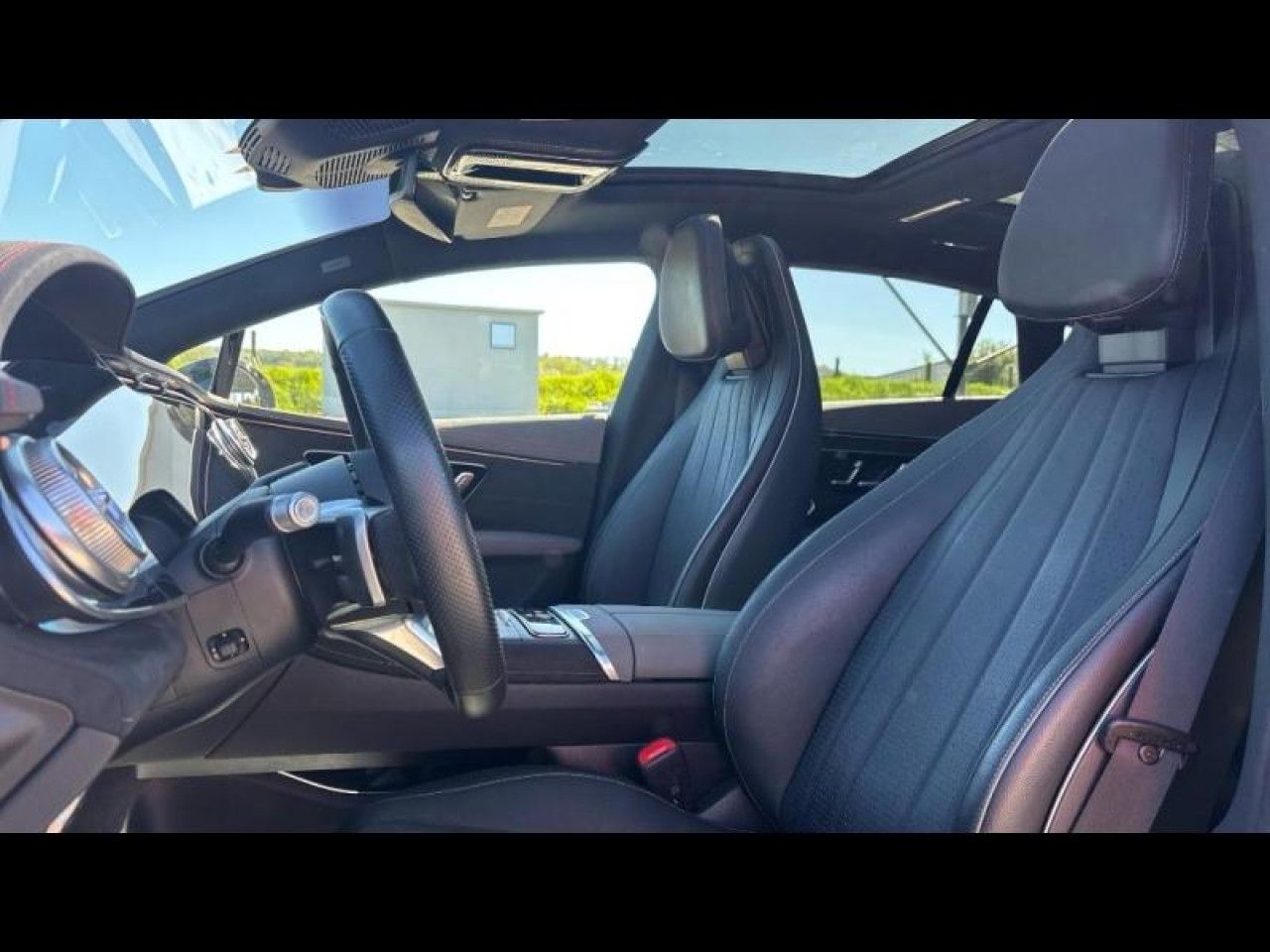 Photo du v&eacute;hicule 17 / 18