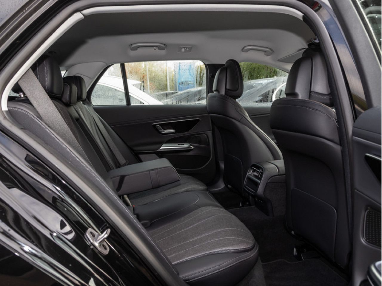Mercedes-Benz E-Klasse – Bild 9