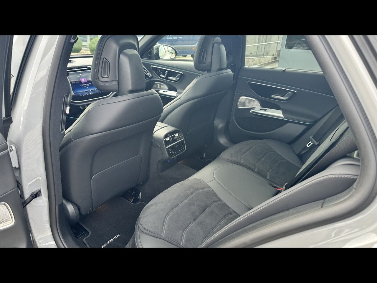 Mercedes-Benz E-Klasse – Bild 15