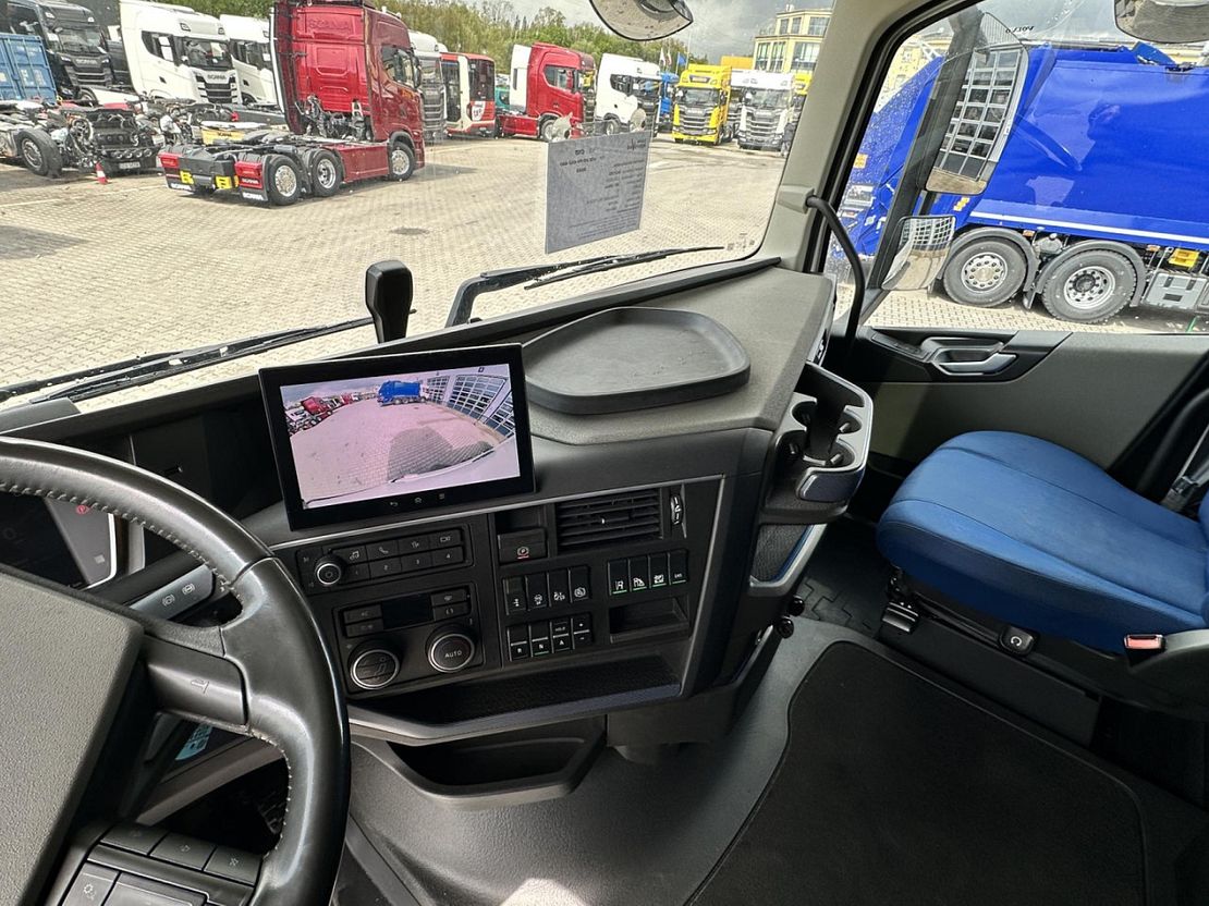 Vehicle image 12 / 20