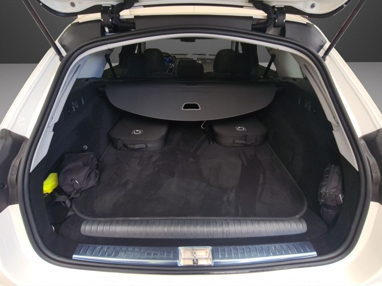 Mercedes-Benz E-Klasse – Bild 11