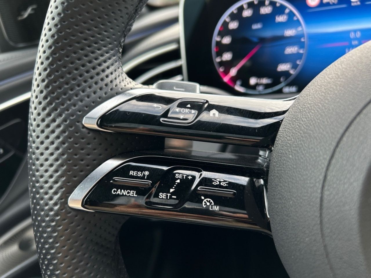 Mercedes-Benz E-Klasse – Bild 28