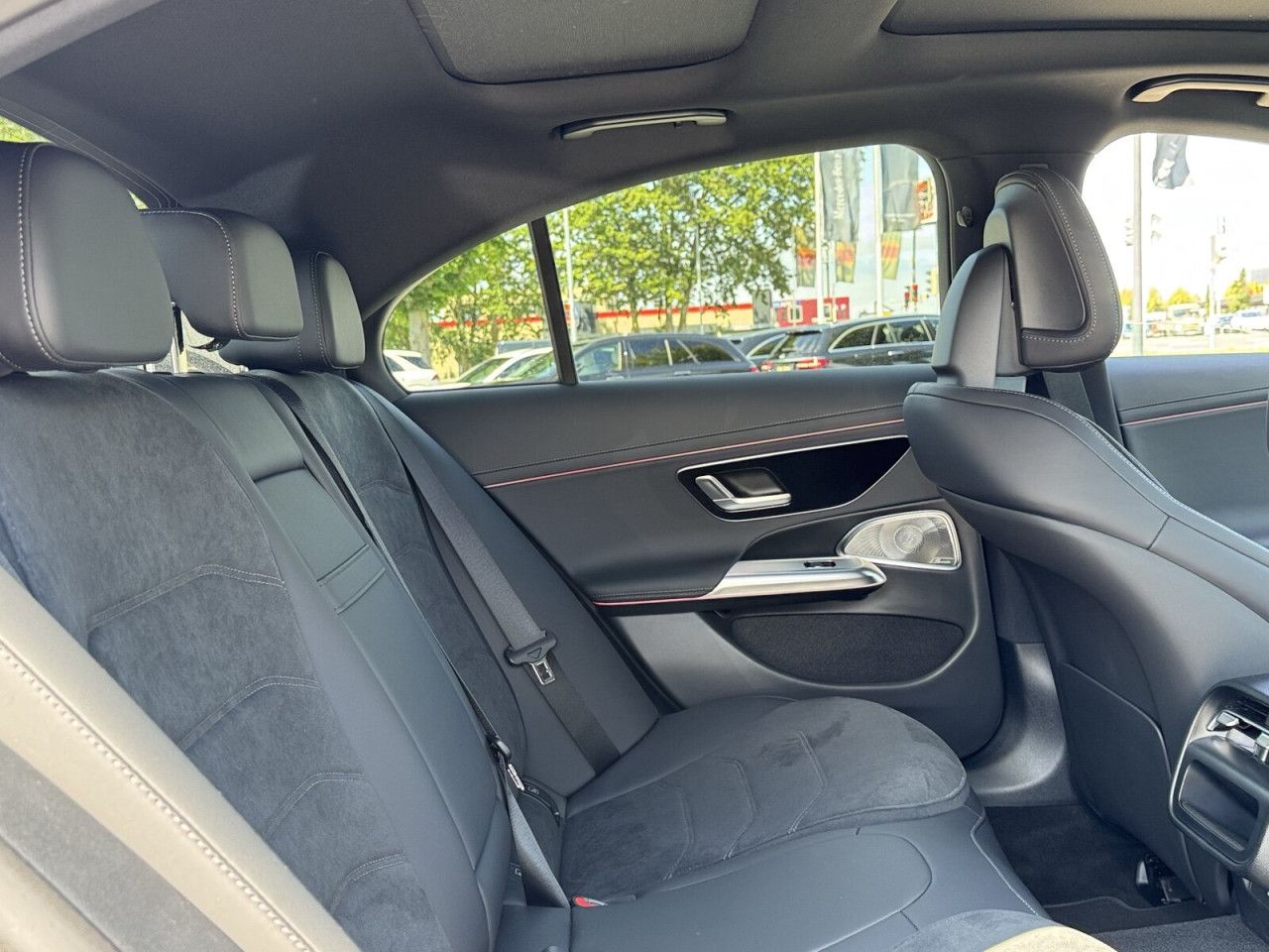 Mercedes-Benz E-Klasse – Bild 18