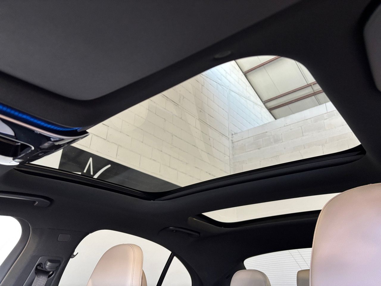 Mercedes-Benz E-Klasse – Bild 15