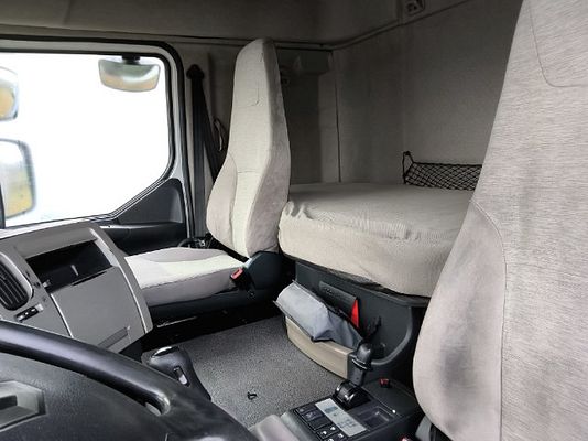 Vehicle image 9 / 13
