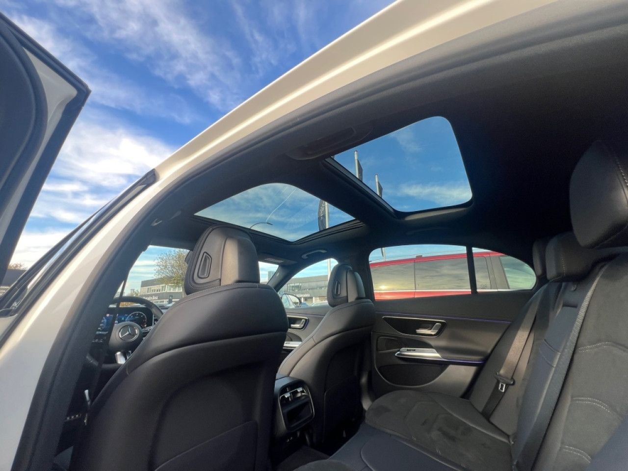 Mercedes-Benz E-Klasse – Bild 25