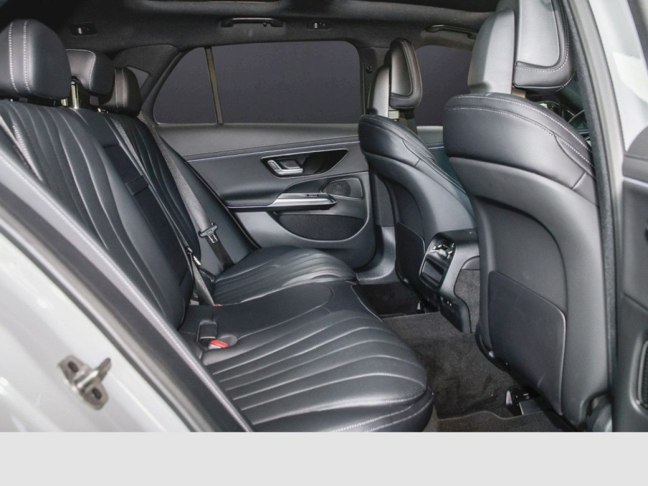 Mercedes-Benz E-Klasse – Bild 8